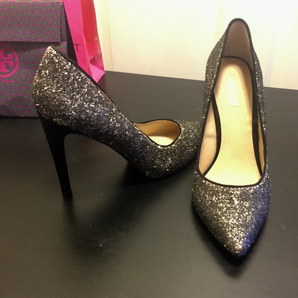 *NEW* Joe's sequin pumps